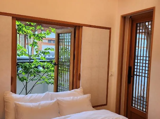 Сasa de vacaciones Iriru Luxury Hanok - Eunpyung Hanok Village