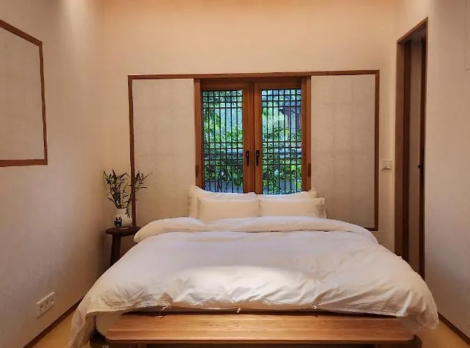 Сasa de vacaciones Iriru Luxury Hanok - Eunpyung Hanok Village Seúl