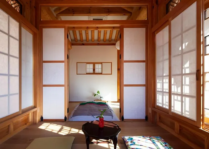 Iriru Luxury Hanok - Eunpyung Hanok Village