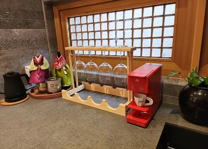 Iriru Luxury Hanok - Eunpyung Hanok Village Сasa de vacaciones