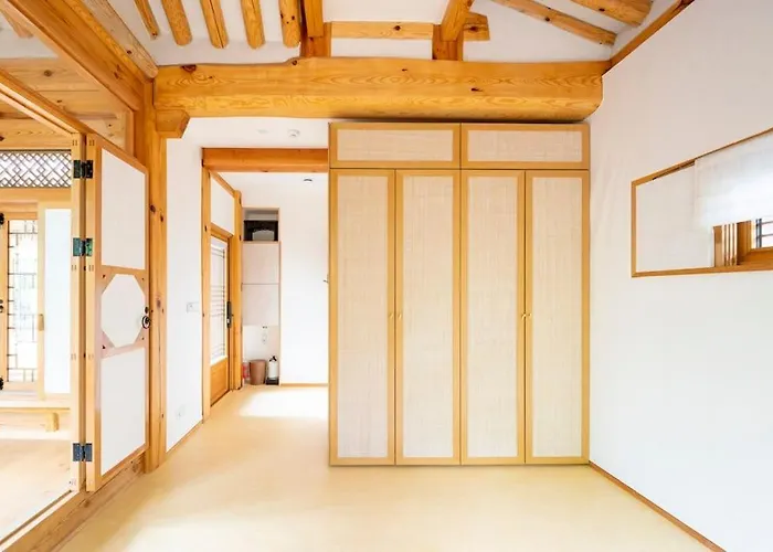 Сasa de vacaciones Iriru Luxury Hanok - Eunpyung Hanok Village *