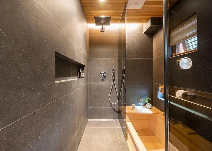 Iriru Luxury Hanok - Eunpyung Hanok Village