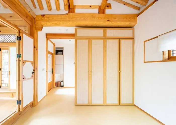 Iriru Luxury Hanok - Eunpyung Hanok Village Seúl