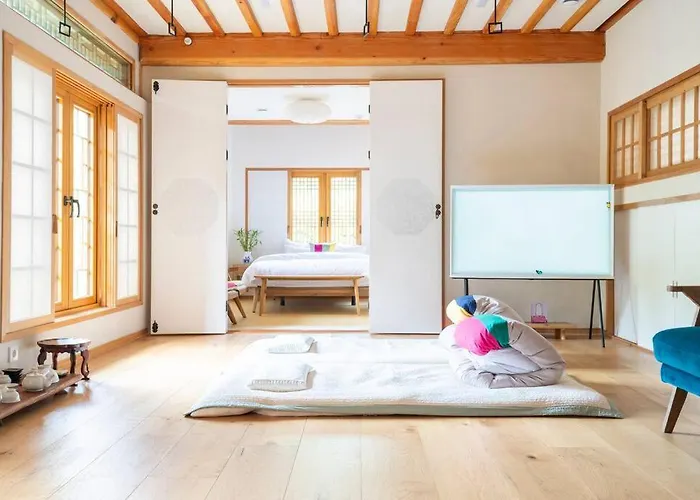 Сasa de vacaciones Iriru Luxury Hanok - Eunpyung Hanok Village
